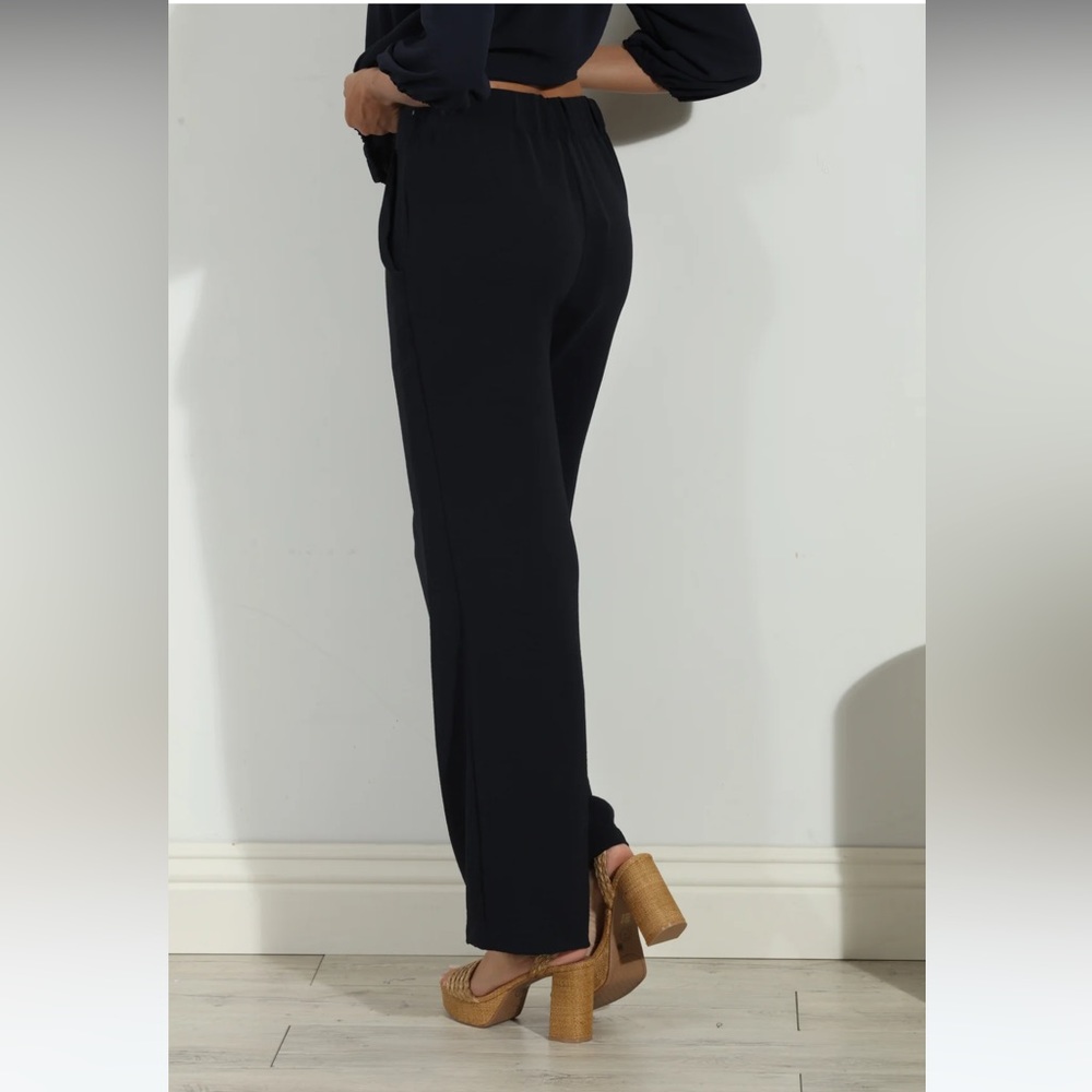NWT Veronica M Navy airflow pant